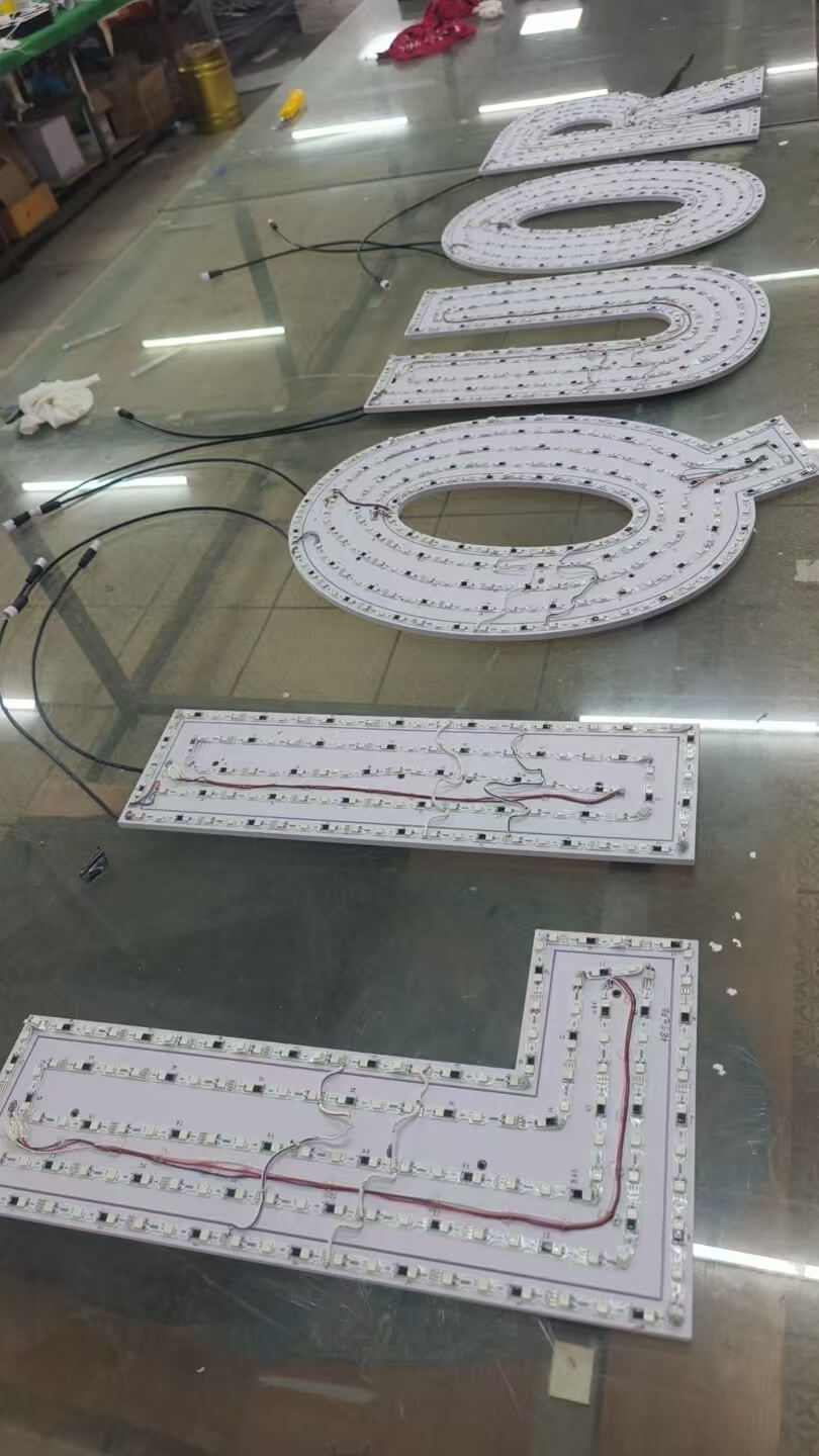High-density IP67 waterproof pixel LED baseplate at the EndPoint Sign Guangzhou factory